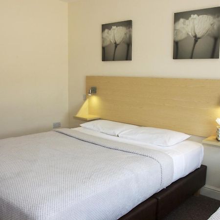 Elme Hall Hotel Уисбийч Екстериор снимка