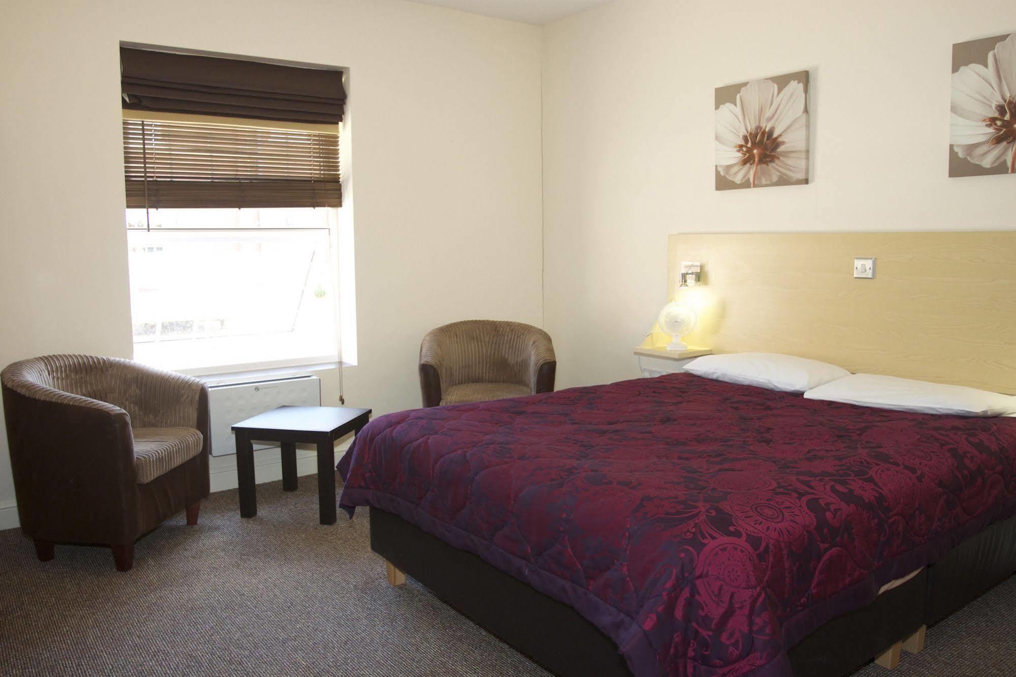 Elme Hall Hotel Уисбийч Екстериор снимка